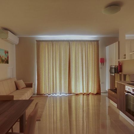 Marbella Holiday Apartments - Seafront - Wifi Marsaskala Exterior photo